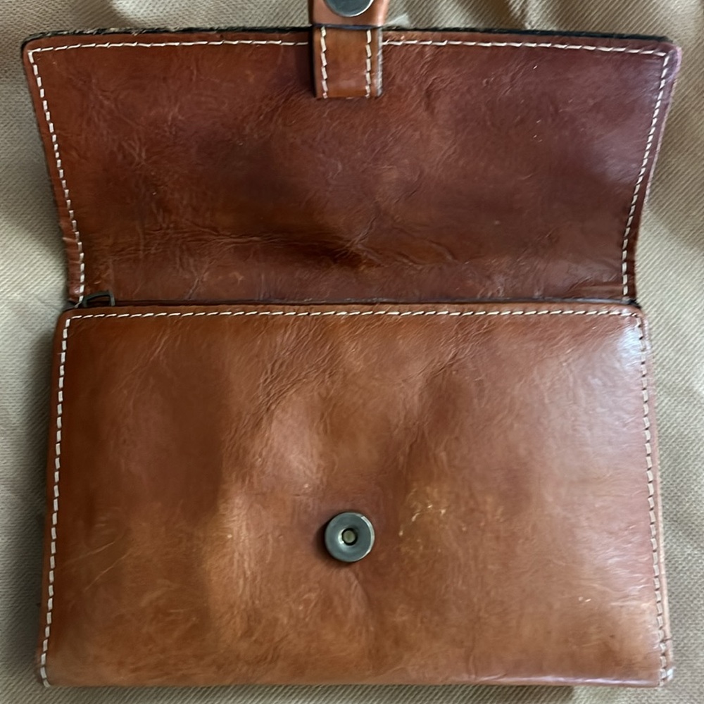 PATRICIA NASH Dark Cream Tooled Italian Leather Tri-fold Wallet - Picture 3 of 6